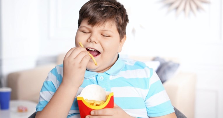 Brza hrana vodi do značajnog gomilanja kilograma kod predškolaraca
